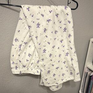 Demetria x Aeropostale
White with Purple Floral Design Straight Leg Pants